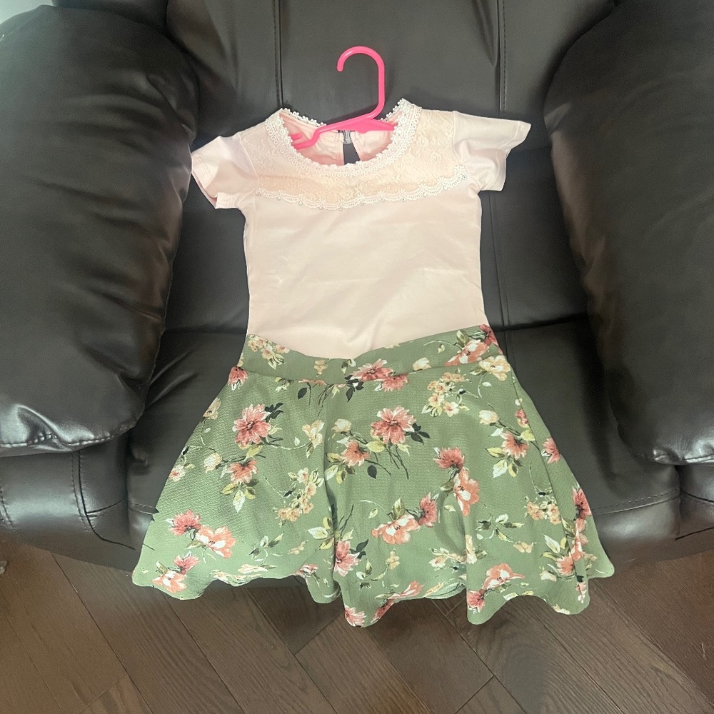 Pink Leotard shown in other listing. Will sell as a set or separately.
